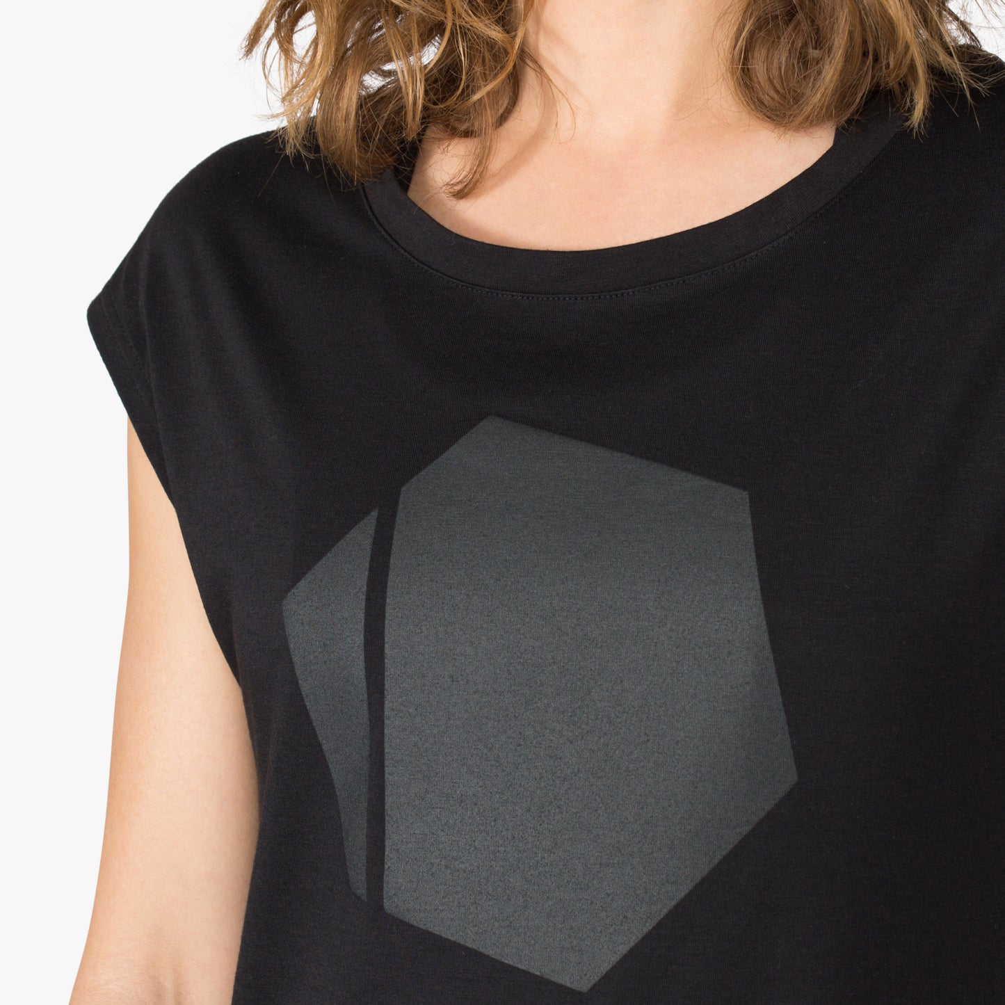 Performance hexagon T-shirt