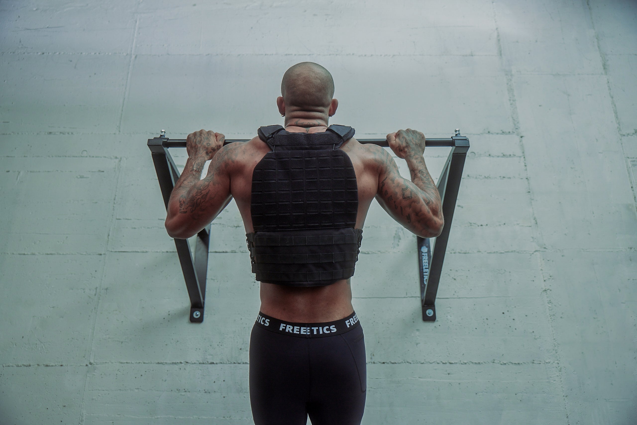 STÆDIUM by Freeletics Training Vest + Plates