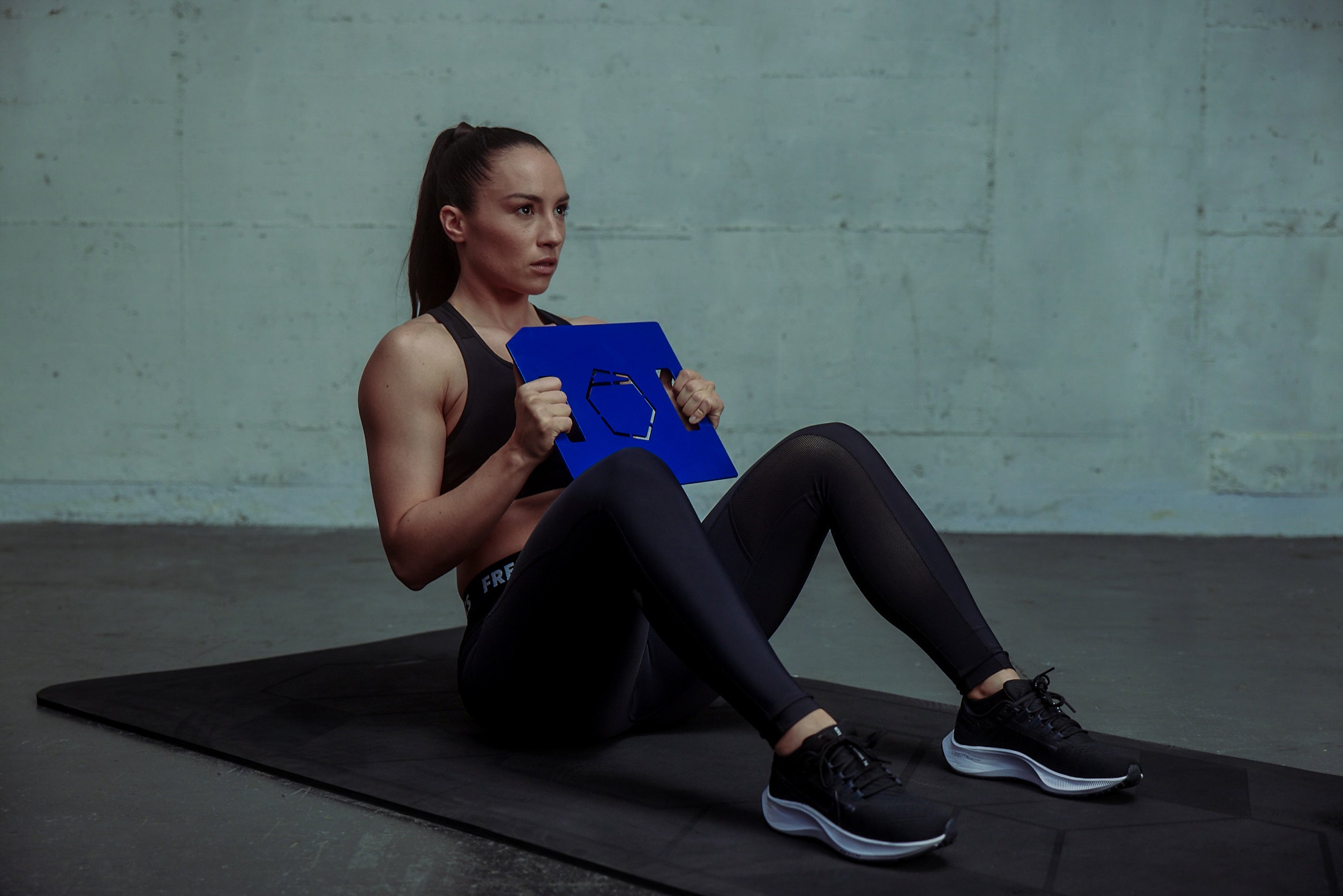 STÆDIUM by Freeletics Training Vest + Plates